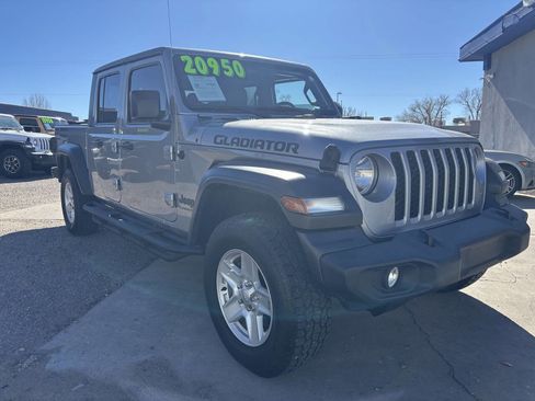 Used 2020 Jeep Gladiator Sport w/ Quick Order Package 24S image 2