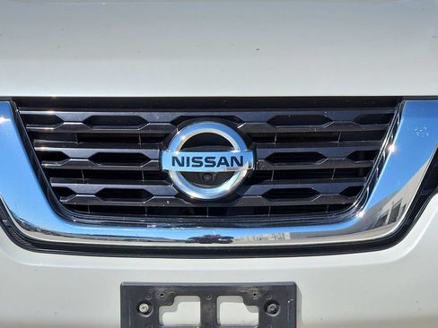 Used 2018 Nissan Pathfinder Platinum FWD image 10