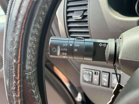 Used 2008 Nissan Pathfinder LE AWD/4WD image 25
