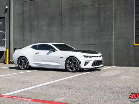 Used 2018 Chevrolet Camaro SS image 56