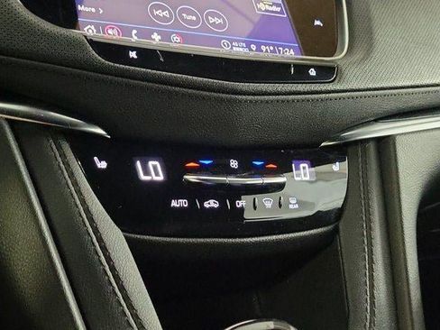 Certified 2024 Cadillac XT6 Luxury FWD image 27