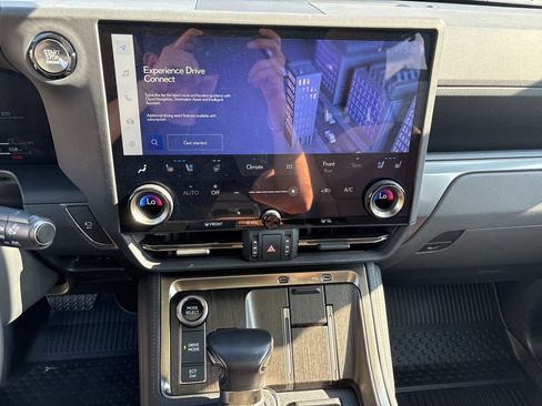 Used 2024 Lexus GX 550 w/ Accessory Package (2T) AWD/4WD image 17