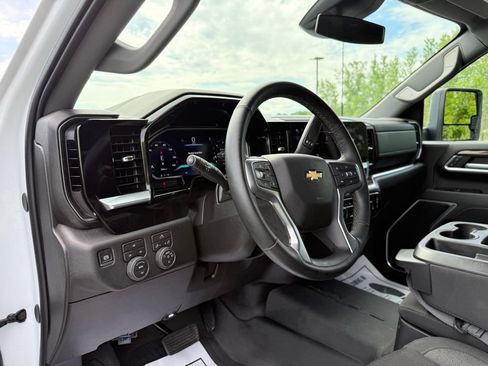 Used 2026 Chevrolet Silverado 2500 LT AWD/4WD image 19