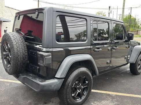 Used 2019 Jeep Wrangler Unlimited Sport S AWD/4WD image 5