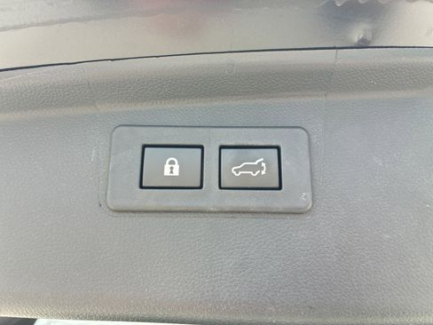 Used 2023 Subaru Outback Premium AWD/4WD image 6