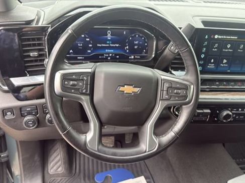 Used 2025 Chevrolet Silverado 1500 LT AWD/4WD image 18