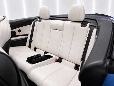 Used 2015 BMW M4 Convertible RWD image 9