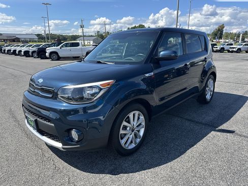 Used 2018 Kia Soul + w/ Audio Package FWD image 3
