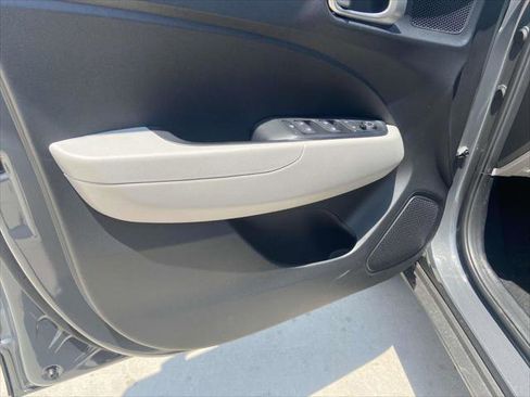 New 2025 Hyundai Venue SEL image 11