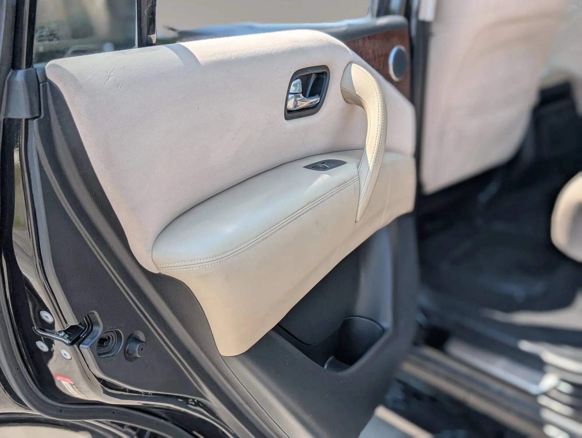Used 2017 Nissan Armada SV w/ Driver Package RWD image 17