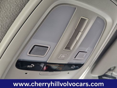 Certified 2025 Volvo XC40 B5 Core w/ Protection Package Premier image 27