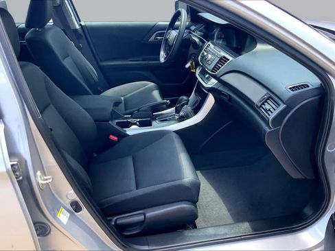 Used 2015 Honda Accord LX image 9