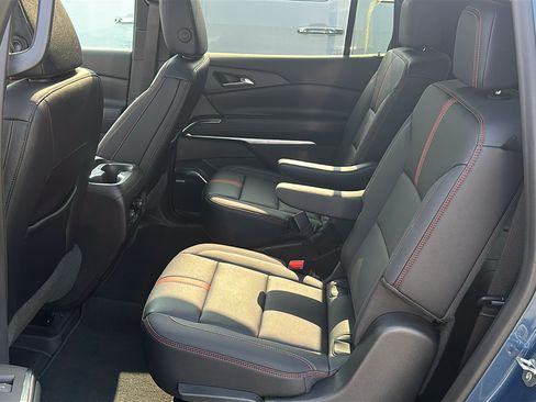 Used 2024 Chevrolet Traverse RS AWD/4WD image 11
