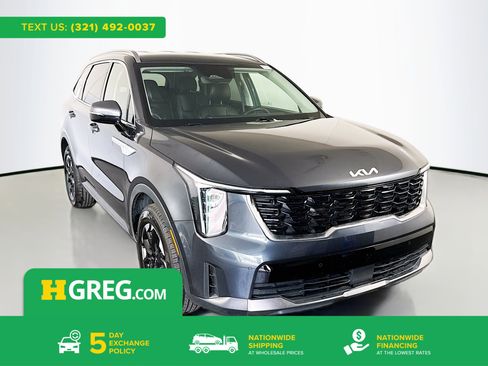 Used 2024 Kia Sorento S image 1