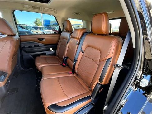 Certified 2025 Nissan Pathfinder Platinum w/ Cargo Package image 17