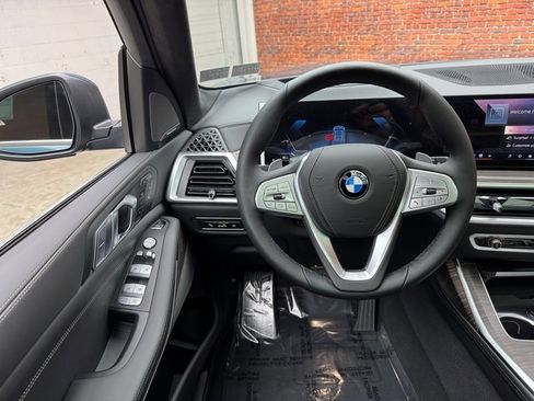 New 2026 BMW X7 xDrive40i w/ Executive Package image 13