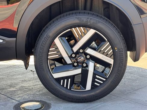 New 2026 Nissan Kicks SV FWD image 10