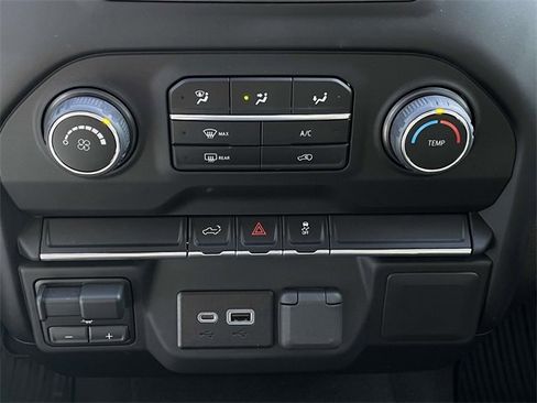 Used 2023 Chevrolet Silverado 2500 Custom w/ Custom Value Package image 27