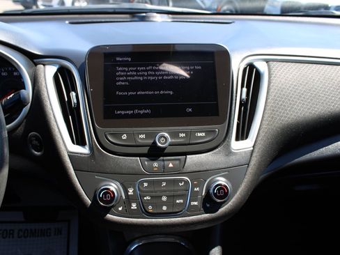 Used 2022 Chevrolet Malibu LT image 20