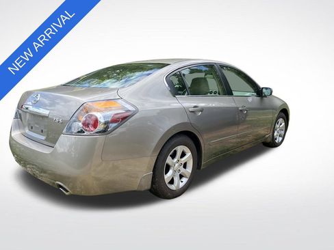Used 2007 Nissan Altima 2.5 S w/ Convenience Plus Pkg FWD image 2