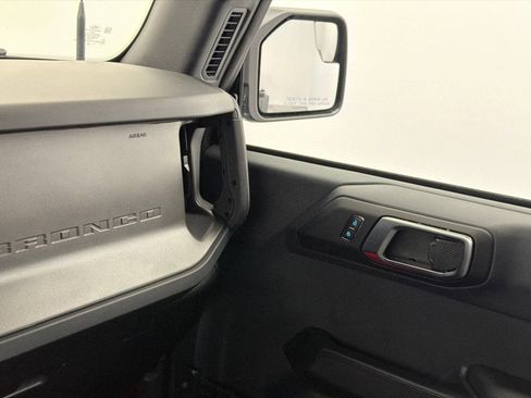Used 2025 Ford Bronco 4-Door AWD/4WD image 29