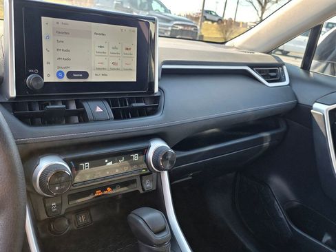 Used 2025 Toyota RAV4 XLE image 25