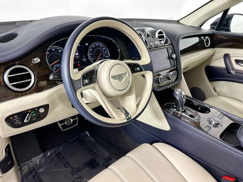 Used 2019 Bentley Bentayga image 12