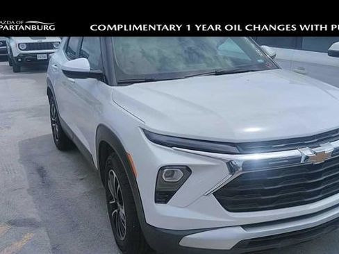 Used 2025 Chevrolet TrailBlazer LT FWD image 1