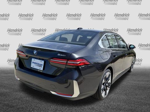 Certified 2025 BMW 530i RWD image 11
