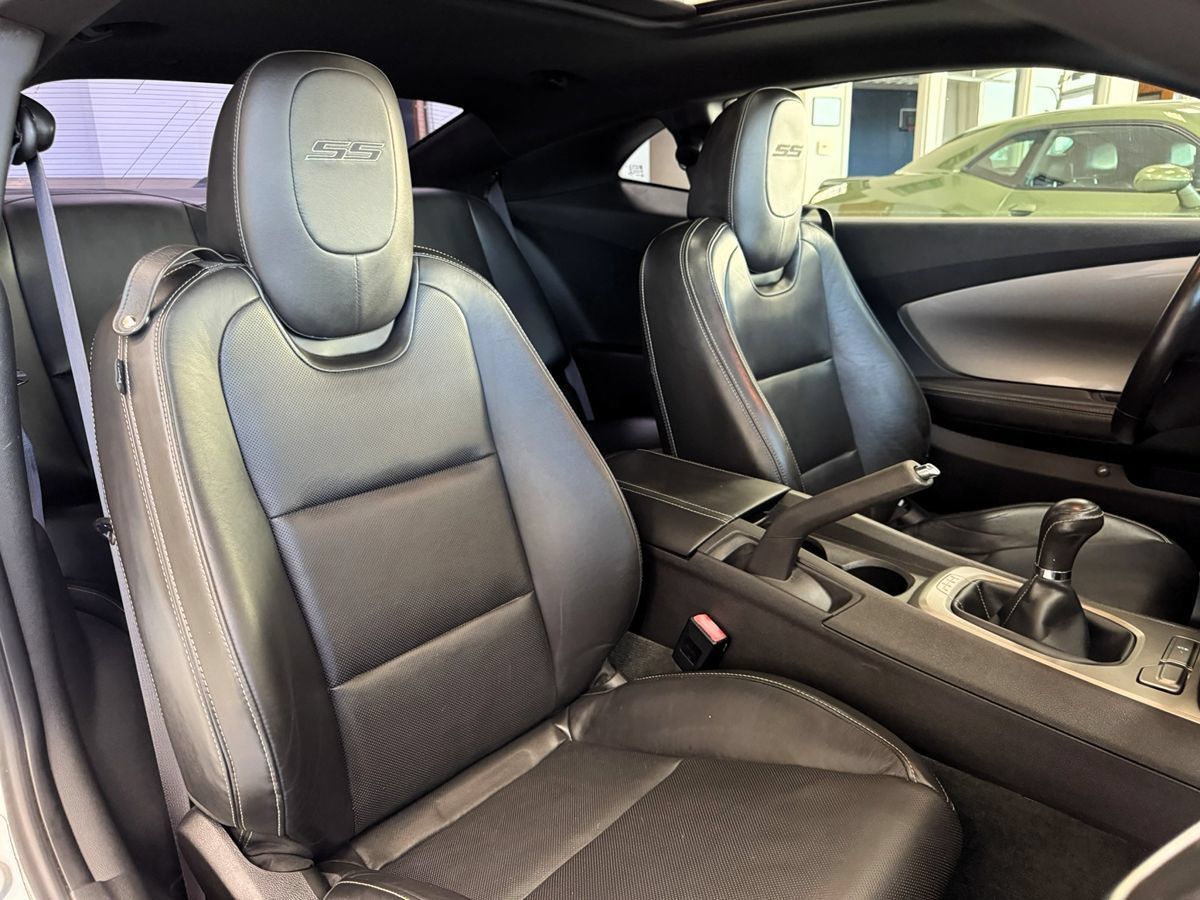 Used 2014 Chevrolet Camaro SS w/ RS Package RWD image 22