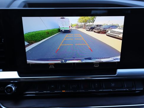 Used 2025 GMC Sierra 1500 SLT AWD/4WD image 27