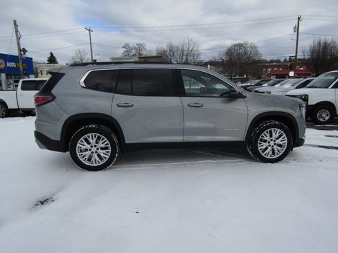 Used 2025 GMC Acadia Elevation image 8