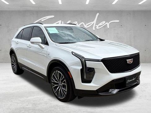 Used 2024 Cadillac XT4 Sport FWD image 2