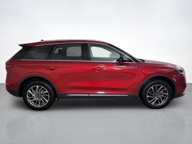 Used 2021 Lincoln Corsair AWD image 2
