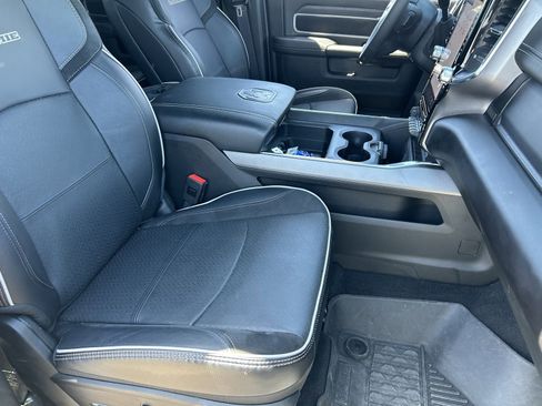 Used 2025 RAM 2500 Laramie AWD/4WD image 10