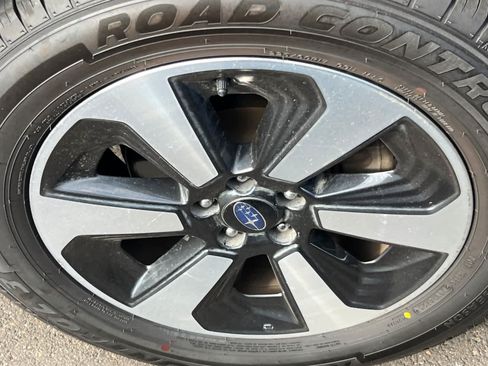 Used 2018 Subaru Forester 2.5i Limited AWD/4WD image 10