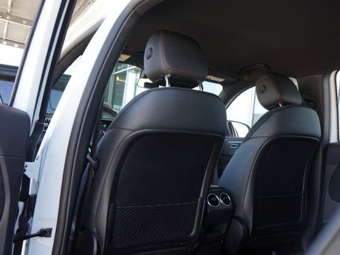 Certified 2022 Mercedes-Benz GLB 35 AMG 4MATIC image 31