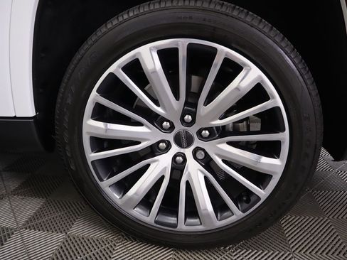 Used 2022 Jeep Grand Wagoneer Series III w/ Flexible Seating Group image 33