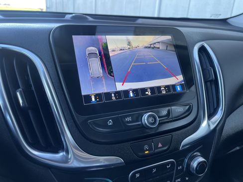 Used 2024 Chevrolet Equinox LT image 32