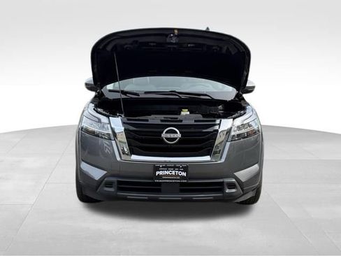 Used 2022 Nissan Pathfinder SV w/ SV Premium Package AWD/4WD image 9