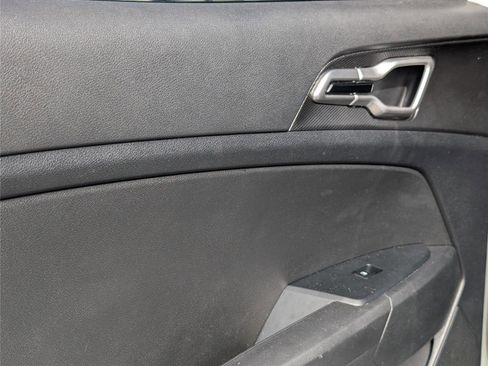 Used 2023 Kia Sportage LX image 31