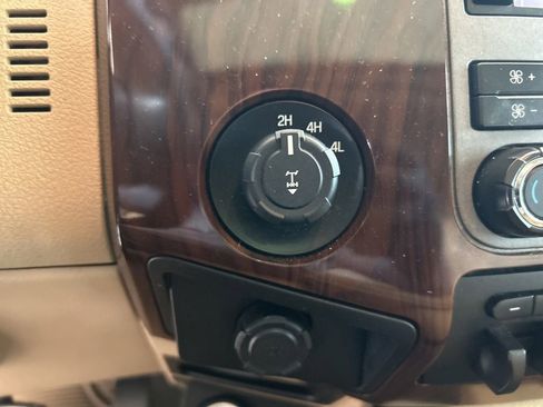 Used 2011 Ford F250 Lariat w/ Lariat Ultimate Pkg image 45