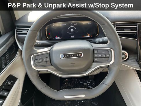 Used 2024 Jeep Wagoneer Series III w/ Premium Group I image 20