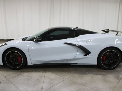 Used 2021 Chevrolet Corvette Stingray Preferred Conv w/ Z51 Performance Package RWD image 6