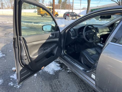 Used 2015 INFINITI Q40 AWD w/ Navigation Package image 15