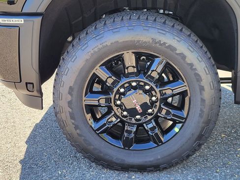 New 2026 GMC Sierra 3500 AT4 w/ Technology Package image 8