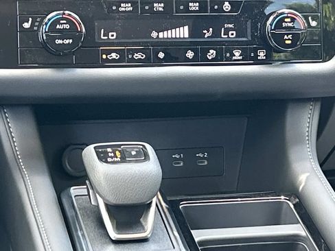 New 2026 Nissan Pathfinder SV w/ SV Premium Package FWD image 27