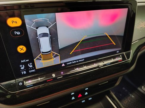 Used 2024 Volkswagen Atlas Cross Sport SEL Premium R-Line image 25