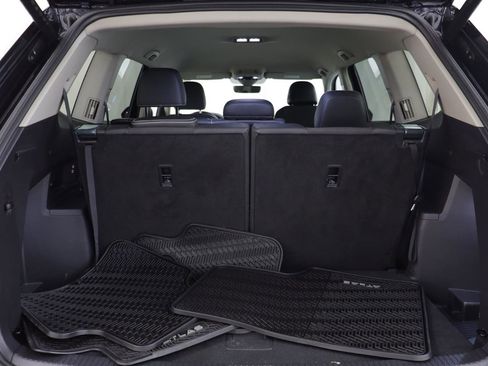 Used 2025 Volkswagen Atlas SE w/ Black Wheel Package image 17