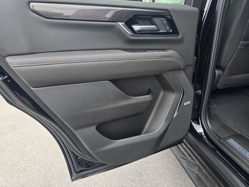 New 2026 GMC Yukon Elevation image 12